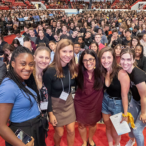 Honors students pose with Dr. Mona Hanna-Attisha at First Pages 2019