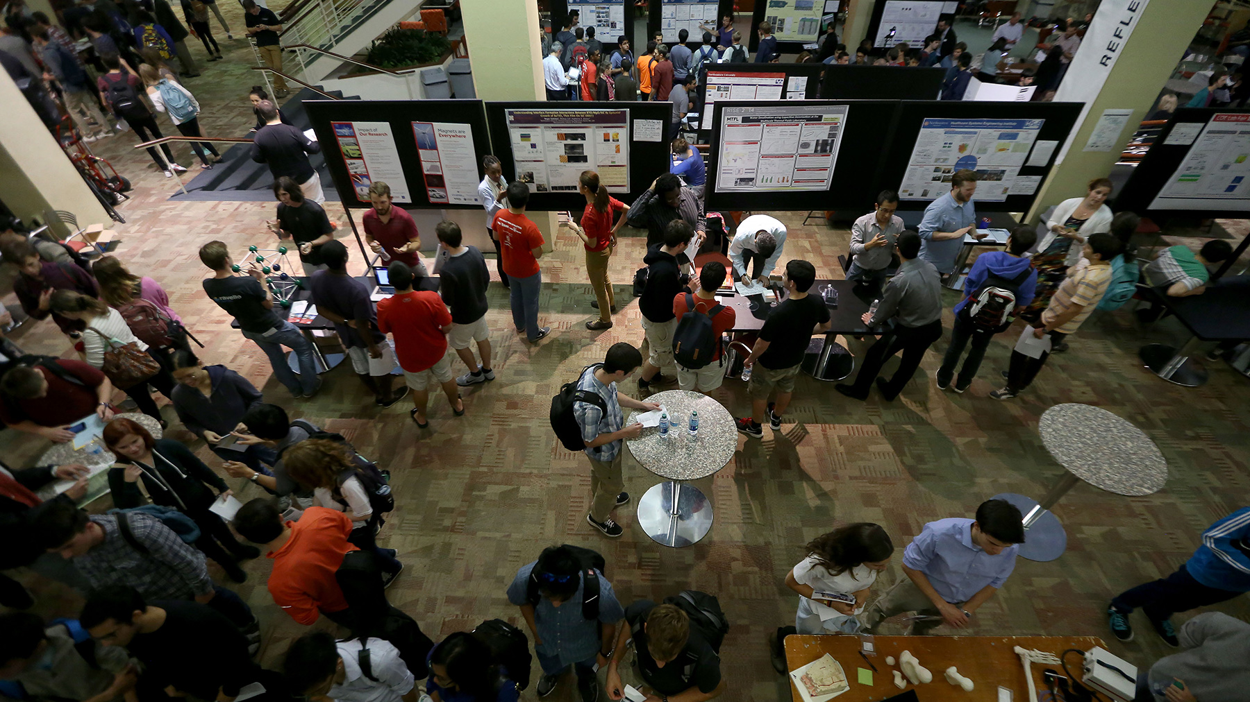 Engineering research fair attracts hundreds of undergrads